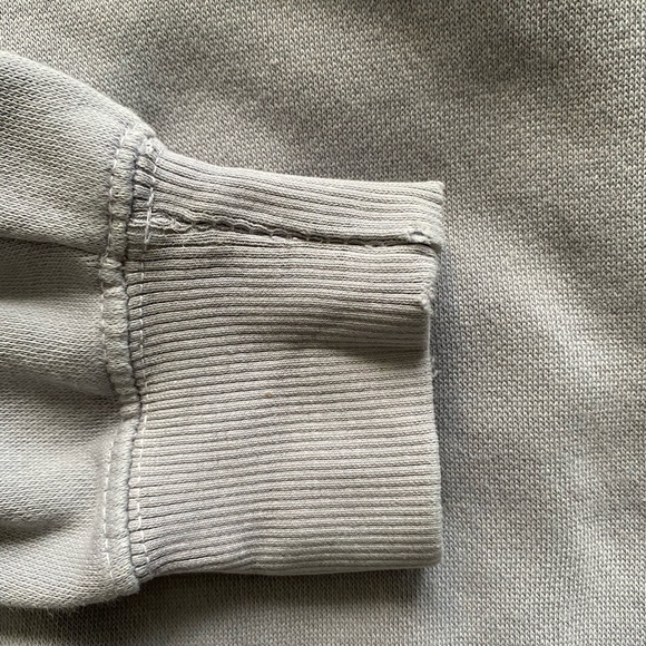 Brandy Melville Pullover Crewneck - Picture 9 of 12